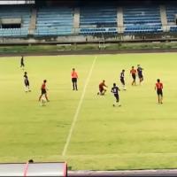  红牌都不用掏，自觉下场 #足球 #老6 #快乐足球 #足球