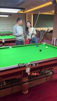 这女徒弟打球差点把我气晕，我让她找台球帝去！#台球路人局#体育#台球
