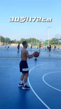 身高172完成胯下扣篮？？！#路人王篮球 #聚焦每一次全力以赴